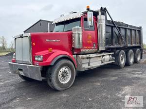 2011 Western Star 4900 EX Tri-Axle dump truck...