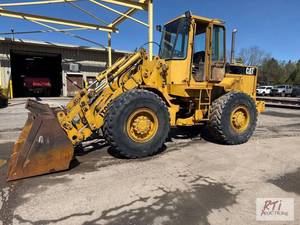 lot 60 image: CAT IT28 wheel loader. 15272 hours. Quick cou...