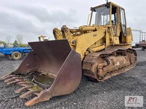 lot 63 image: Caterpillar 973 crawler loader. Engine runs, ...