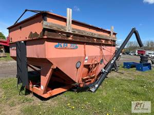 lot 105 image: Killbros 387 gravity box with Killbros 215 hy...