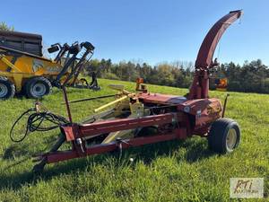 lot 111 image: New Holland 790 forage harvester. Field ready...
