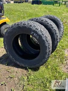 lot 153 image: (4) BF Goodrich 35-12.50 R 20 mud tires Item ...