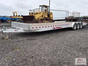 lot 17 image: 2022 Wolverine tri-axle trailer. VIN 5BXH1CA3...