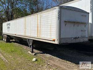 lot 34 image: 1990 Wilson DWH 200 TA belly dump grain trai...