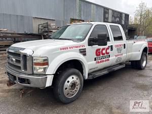 lot 40 image: 2008 Ford F-450 Lariat pickup truck. VIN 1FTX...