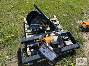 lot 63 image: Wolverine hydraulic post hole digger with 12i...