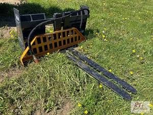lot 108 image: LandHonor hydraulic adjustable pallet forks w...
