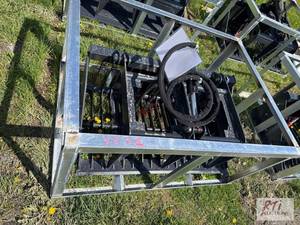 lot 116 image: LandHonor 44in rock grapple bucket for mini s...