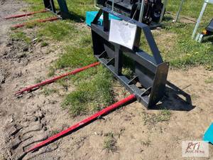 lot 134 image: LandHonor dual prong bale spear for skid load...