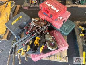 lot 12 image: Pallet with miscellaneous Hilti and dewalt�p...