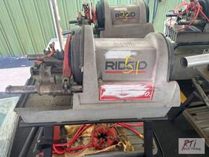 lot 51 image: Ridgid 1822-1 pipe threader on wheeled cart....
