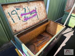 lot 61 image: 4 x 2 steel storage job�box....