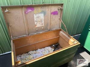 lot 62 image: 4 x 2 steel storage job�box....