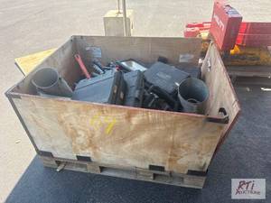 lot 69 image: Pallet of miscellaneous tools, including elec...