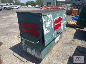 lot 73 image: Steel storage job�cabinet on wheels...