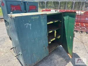 lot 74 image: Steel storage job�cabinet on wheels...
