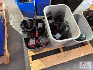 lot 64 image: Assorted power switches...