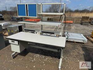 lot 106 image: Rolling work station...