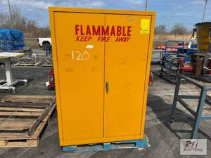 lot 116 image: Standing storage cabinet...