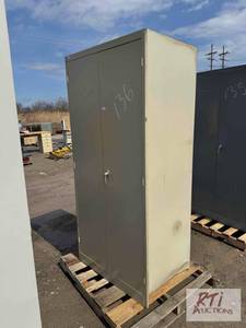 lot 128 image: Standing storage cabinet...