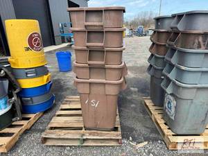 lot 133 image: 10X garbage cans with base and wheels...