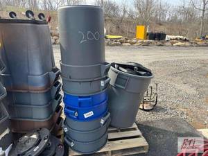 lot 148 image: 10X Garbage cans with base and wheels...