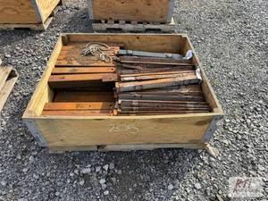 lot 153 image: Lot of steel corner pieces...
