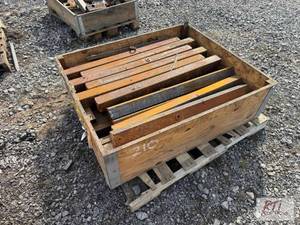 lot 158 image: Lot of steel square tubing...