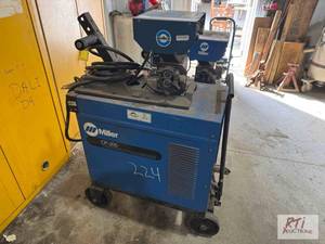 lot 172 image: Miller CP-200 constant voltage DC welding pou...
