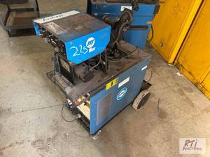 lot 173 image: Miller CP 300 mig welder...