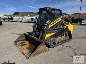 lot 1 image: 2021 New Holland C332 track skid lo...