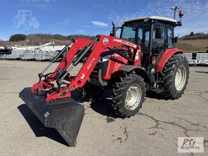 lot 2 image: 2014 Massey Ferguson 4608 tractor, ...