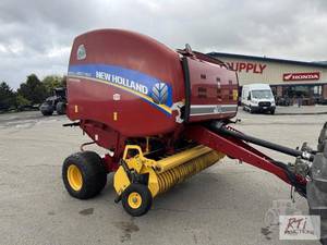 lot 3 image: 2015 New Holland Roll-Belt 450 roun...