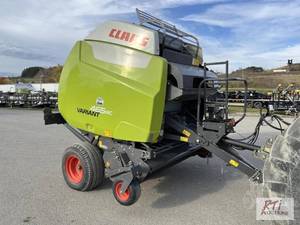 lot 14 image: 2019 Claas 465 RC Variant round bal...