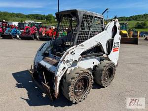 lot 30 image: Bobcat S175 skid loader, solid tire...