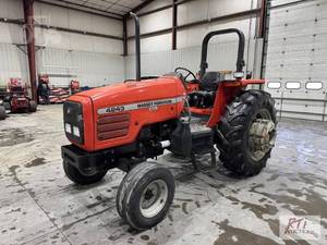 lot 43 image: 1999 Massey Ferguson 4243 tractor, ...