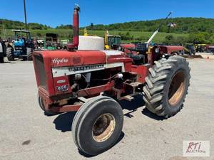 lot 60 image: International 656 tractor, 1 remote...
