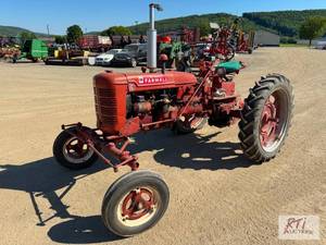 lot 62 image: Farmall C tractor, gas, wide front ...