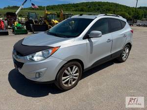 lot 67 image: 2012 Hyundai Tucson Limited SUV VIN...
