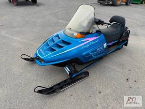 lot 77 image: 1994 Polaris Indy Classic snowmobil...
