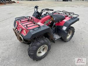 lot 85 image: Yamaha Grizzly 600 4-wheeler, 4WD, ...