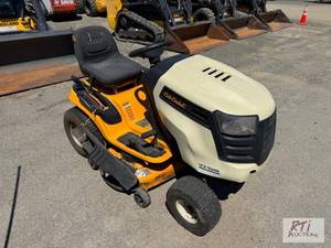 lot 89 image: Cub Cadet LTX 1042 lawn tractor, HS...