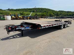 lot 111 image: 2022 Eager Beaver 20XPT backhoe tra...