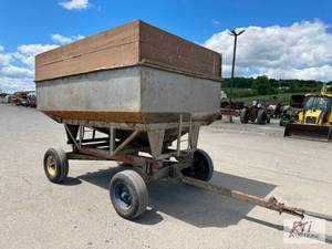 lot 132 image: Gravity wagon - contents included...