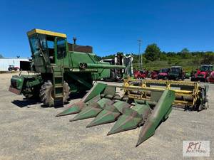 lot 150 image: John Deere 4400 combine with 4 row ...
