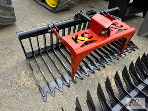 lot 160 image: Rock grapple bucket with single cyl...