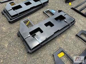 lot 181 image: Skid loader pallet forks with 42-in...