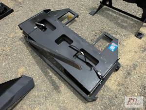 lot 188 image: Skid loader pallet forks with 42-in...
