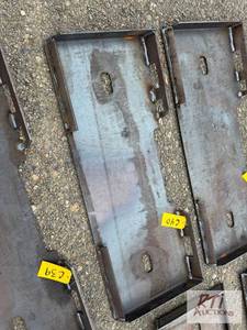 lot 192 image: Skid loader mounting plate...