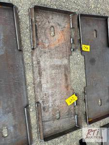 lot 199 image: Skid loader mounting plate...